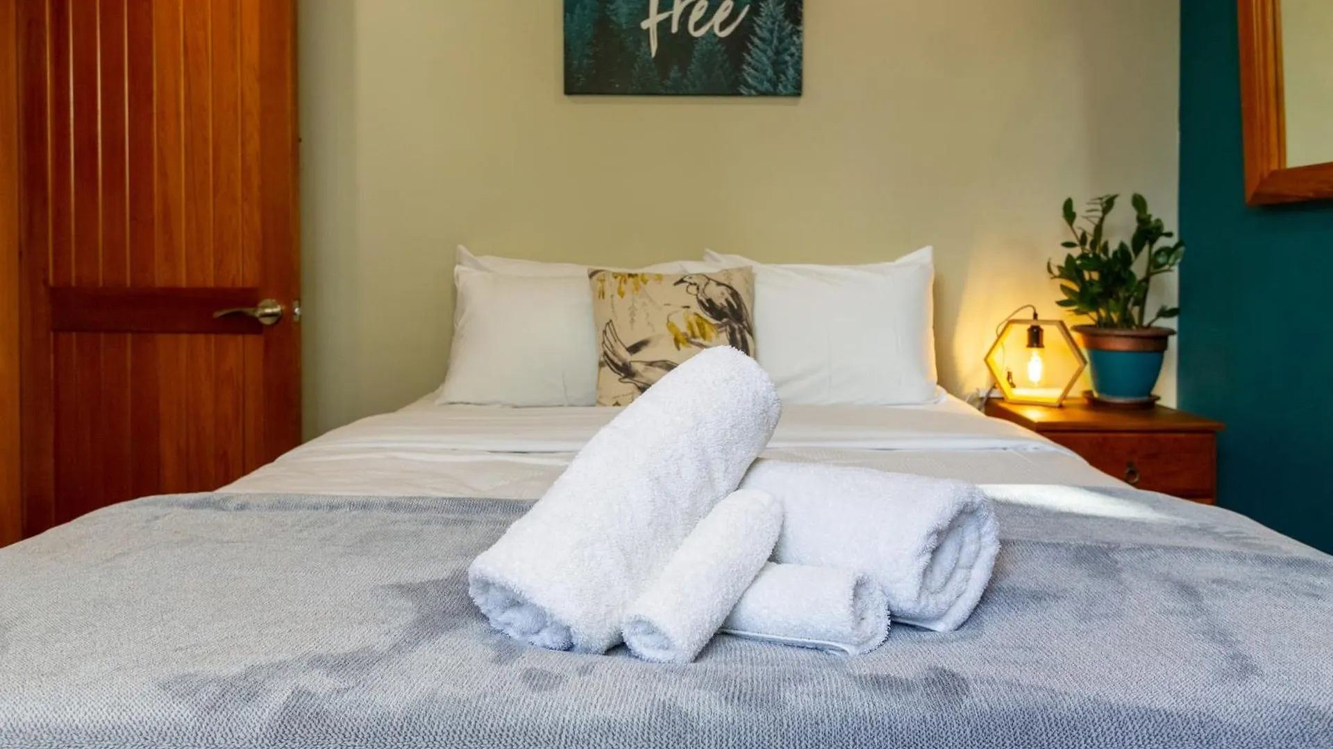 Sherwood Lodge 4-Bedroom Holiday Home With Spectacular Views Christchurch