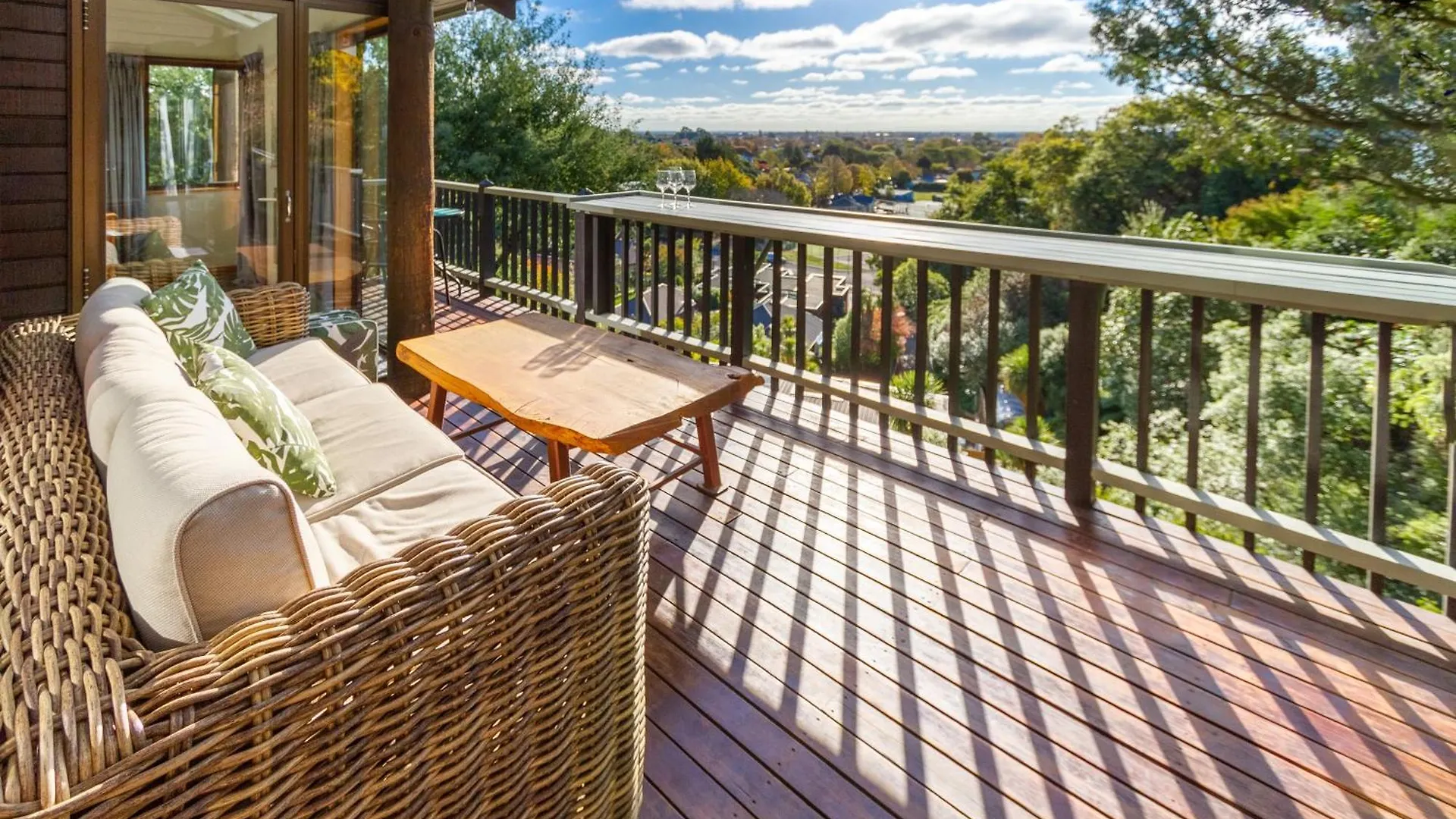 Sherwood Lodge 4-Bedroom Holiday Home With Spectacular Views Christchurch