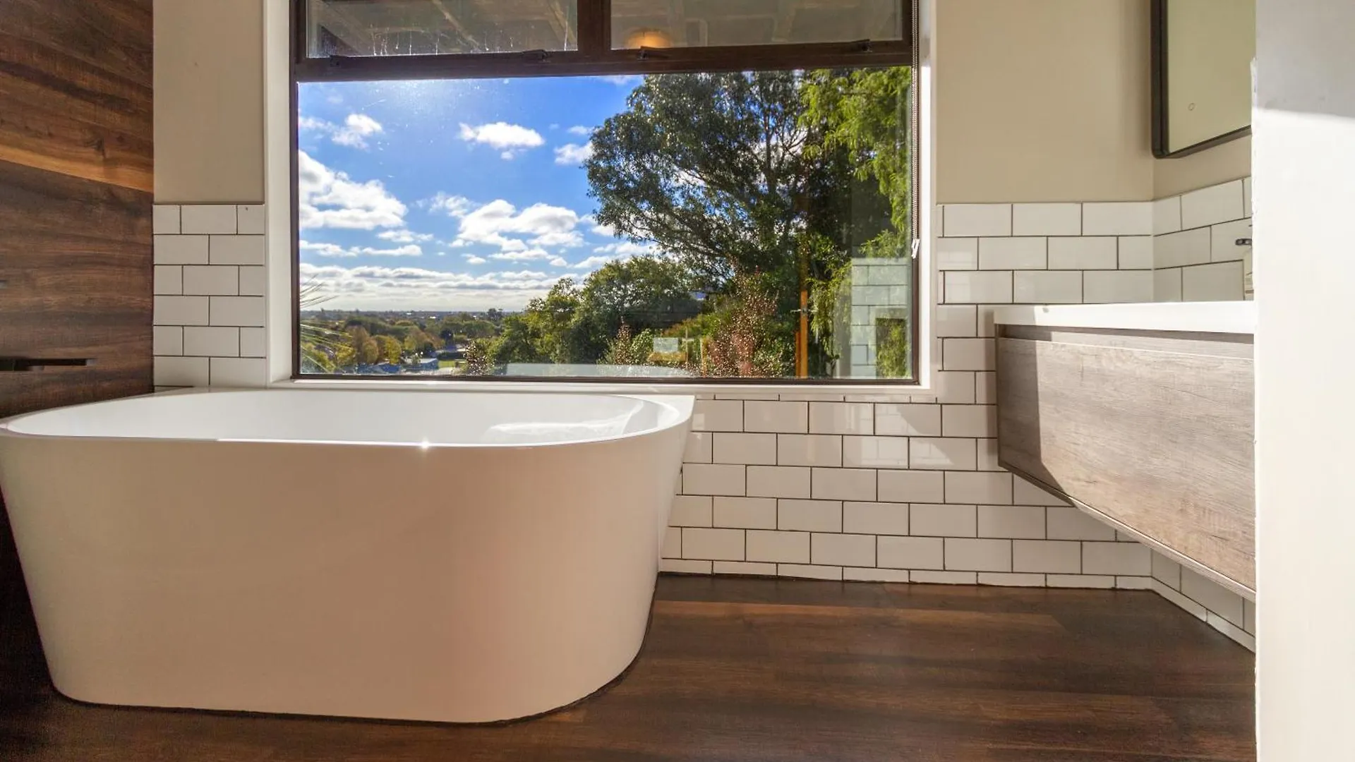 Sherwood Lodge 4-Bedroom Holiday Home With Spectacular Views Christchurch