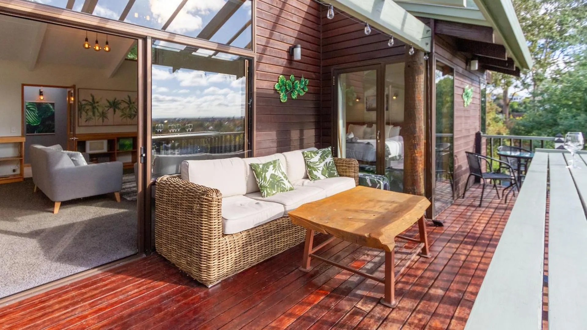 Sherwood Lodge 4-Bedroom Holiday Home With Spectacular Views Christchurch