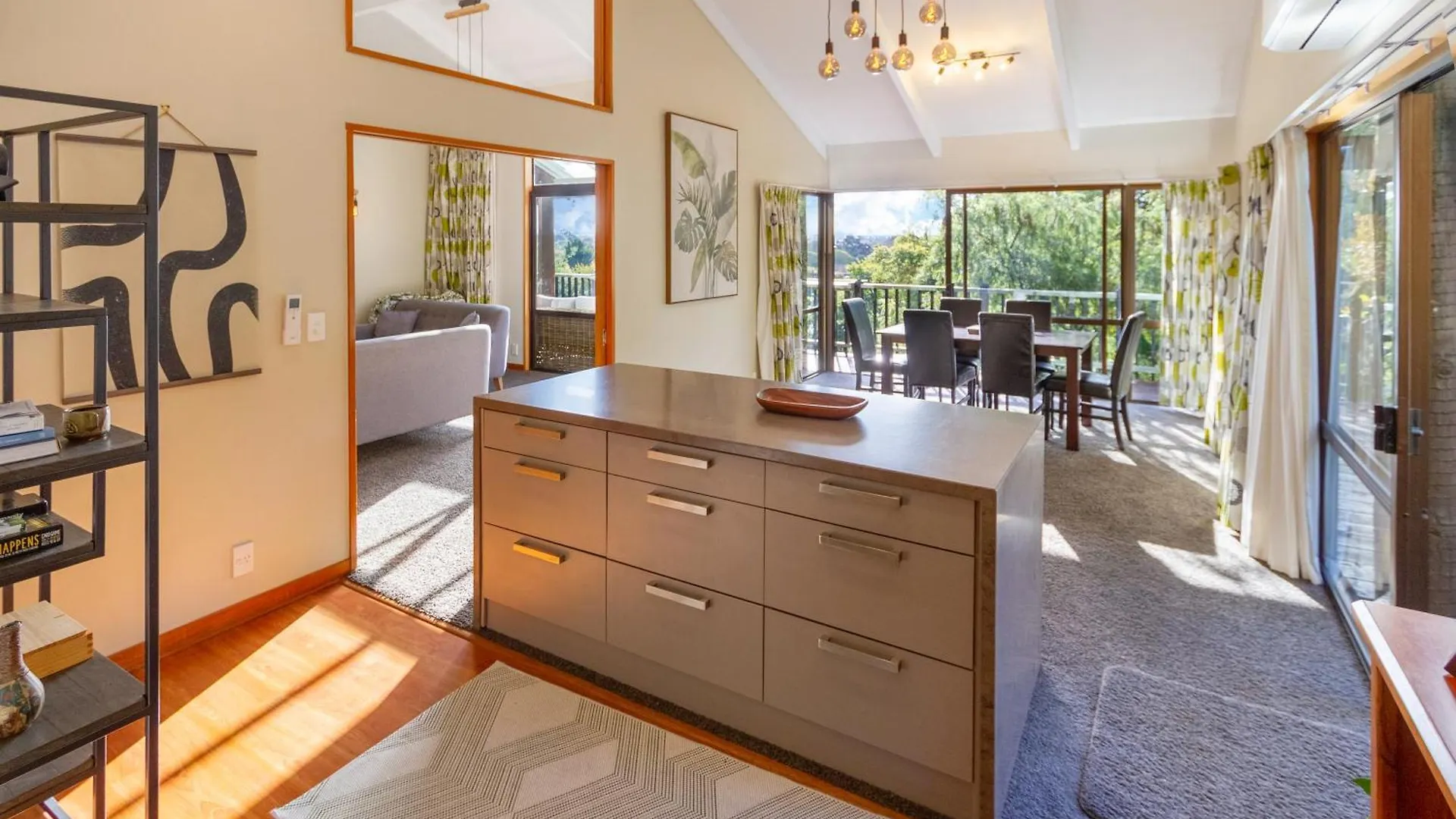 Sherwood Lodge 4-Bedroom Holiday Home With Spectacular Views Christchurch