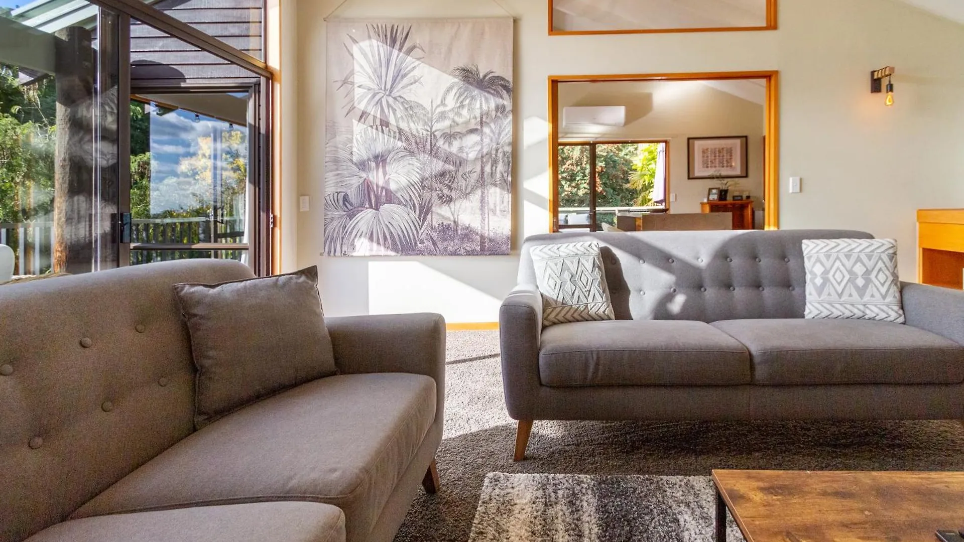 Sherwood Lodge 4-Bedroom Holiday Home With Spectacular Views Christchurch
